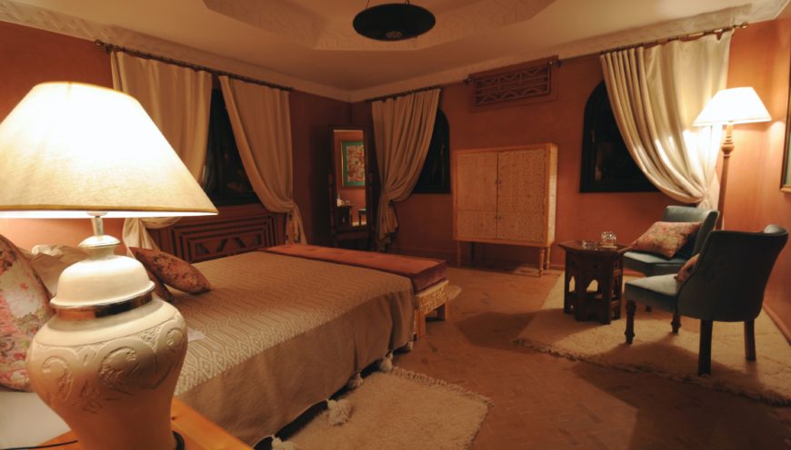 https://www.villamalikasilvana.com/wp-content/uploads/2020/12/Chambre-le-papillon-Villa-Malika-Marrakech-2-870x496.jpg